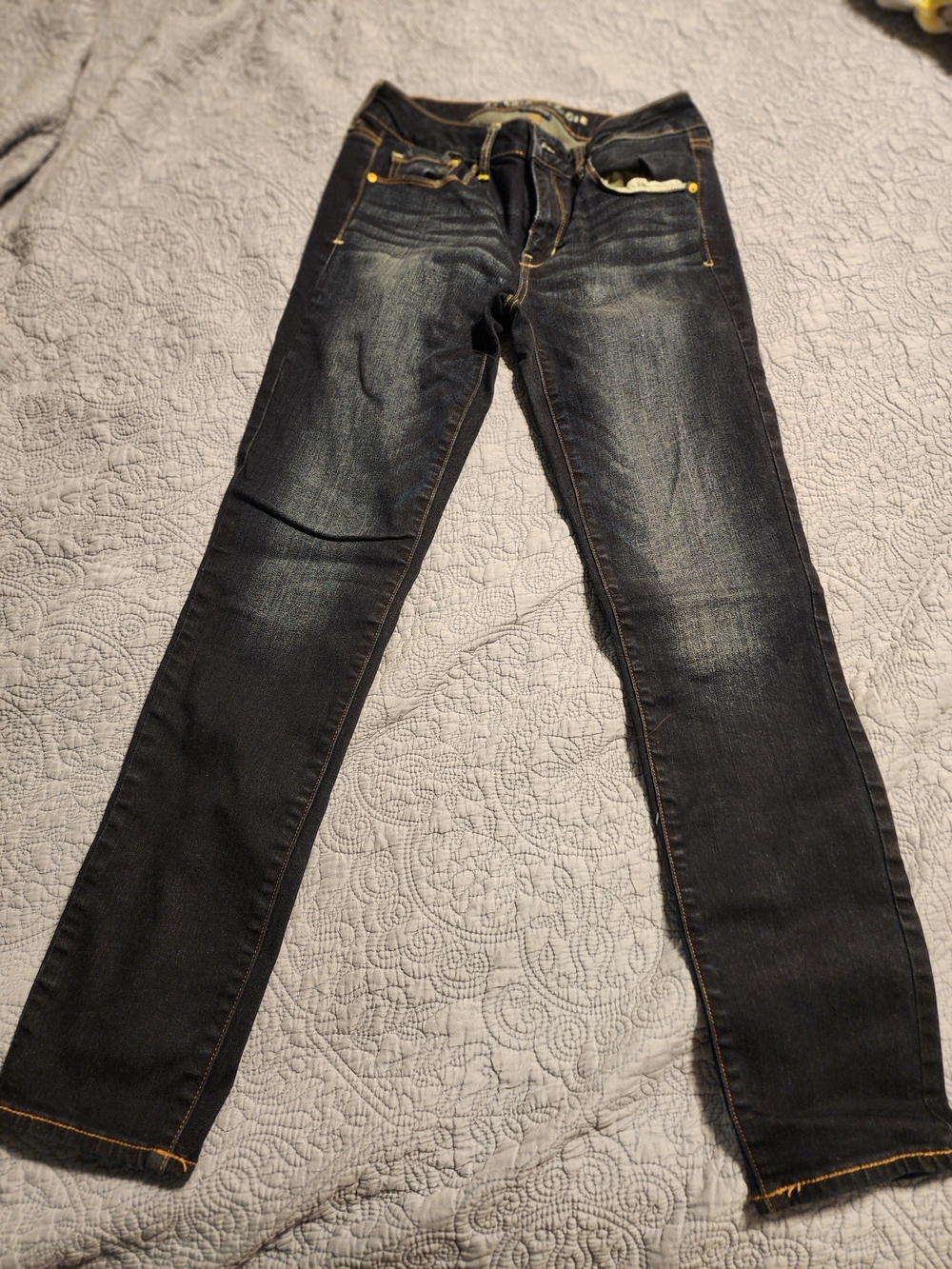 American Eagle Outfitters Dark Wash Skinny Jeans with Gold Accents